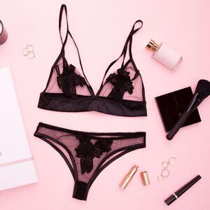 Empress Mimi Honey Bunny Set; Robe, Bra and Underwear, Size Large, NWT